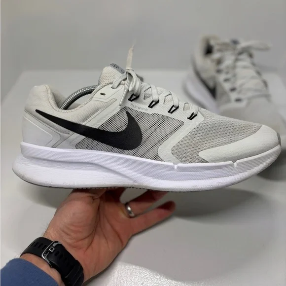 Nike Swift 3 Men’s Running Shoes Size 12 Gray Black Lightweight Trainers - Picture 10 of 12